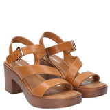 Sandalia Mujer Chloe Cognac Azaleia
