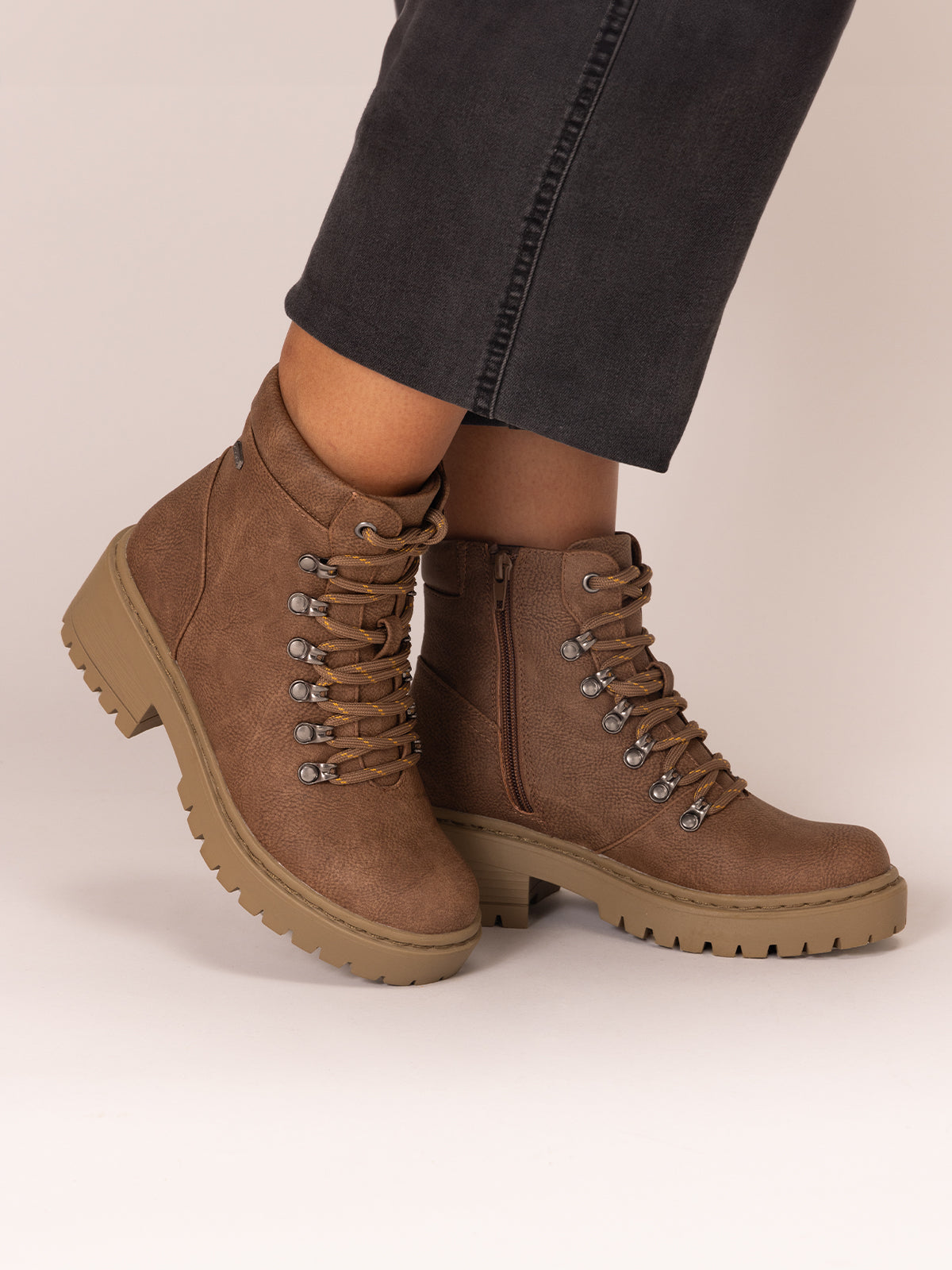 Botín Mujer Kira 2 Café Azaleia