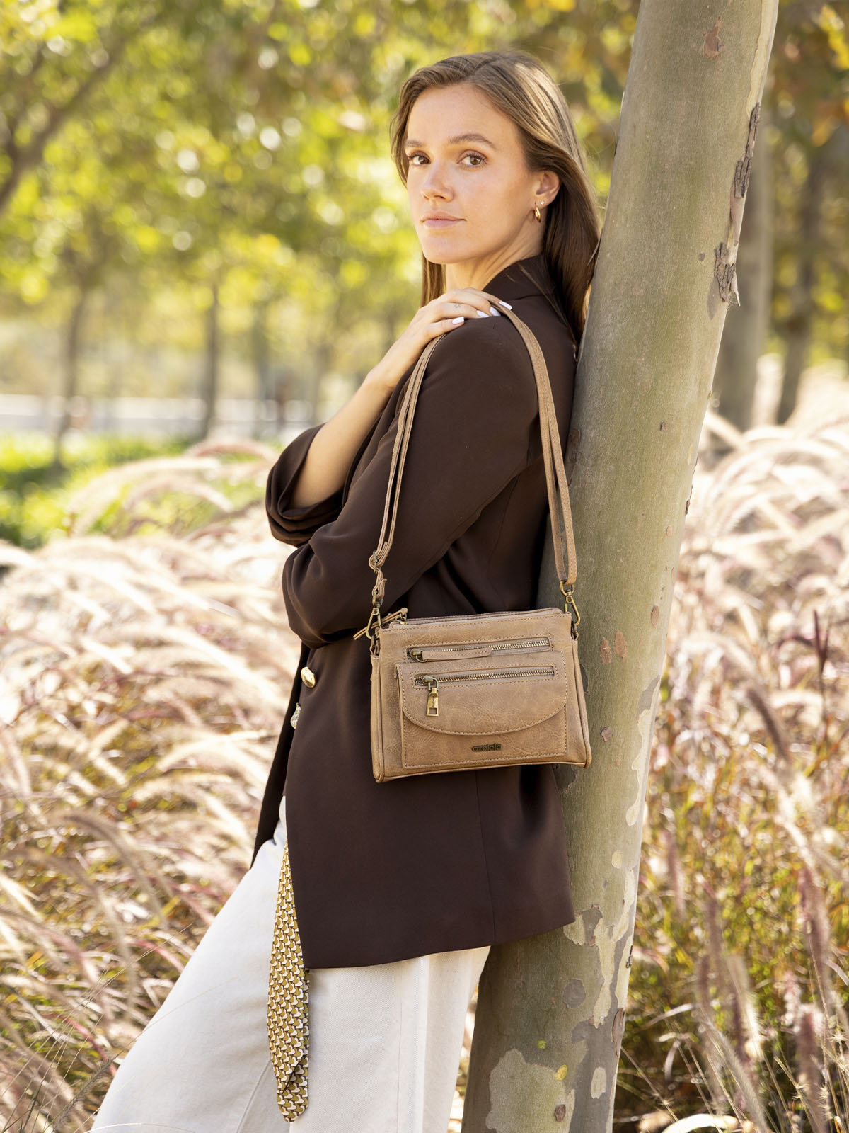 Cartera Mujer Mila Cross Café Azaleia