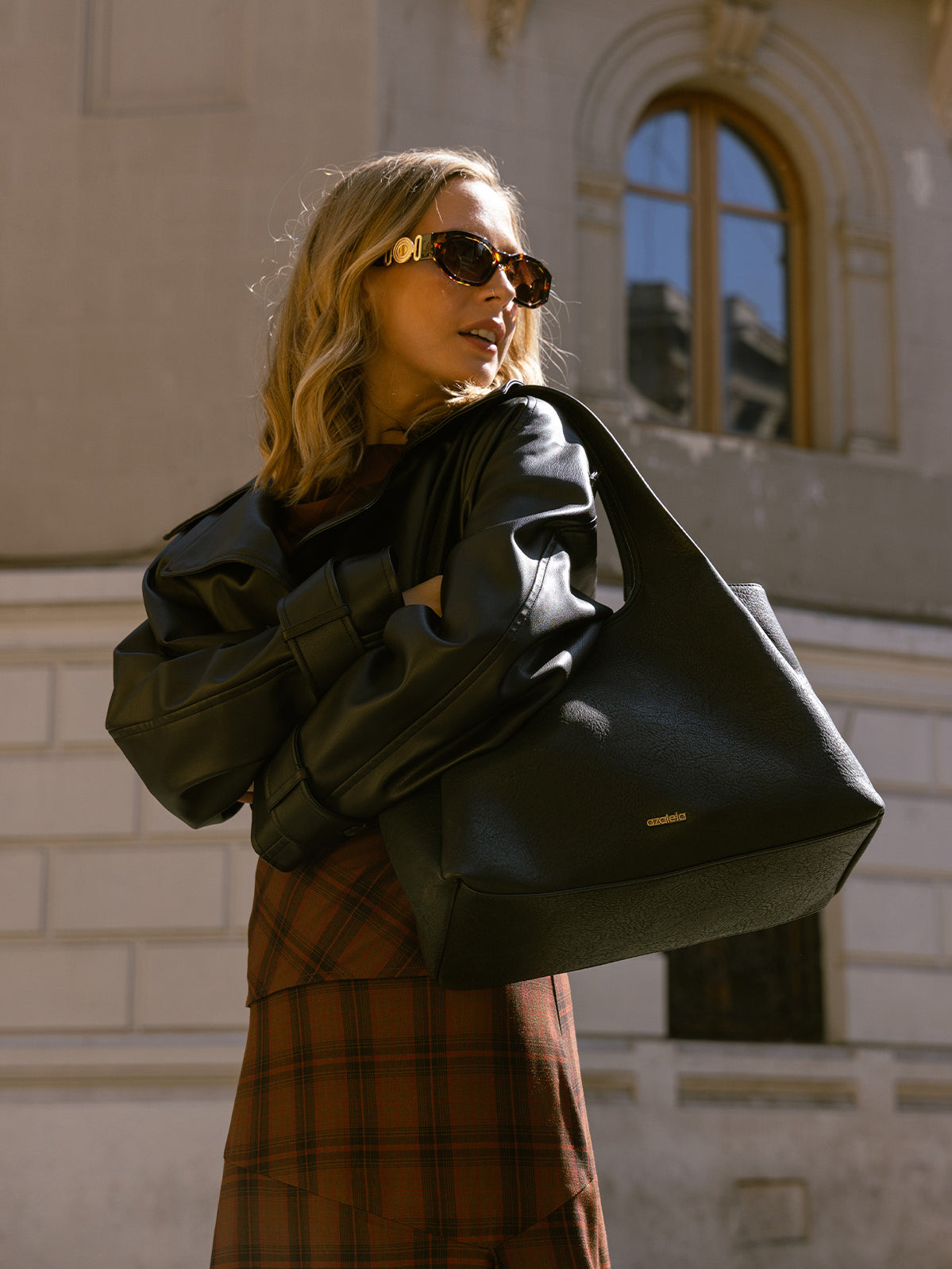 Cartera Mujer Julieta Hobo Negro Azaleia