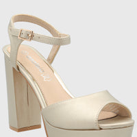 Sandalia Mujer Constanza Dorado Azaleia